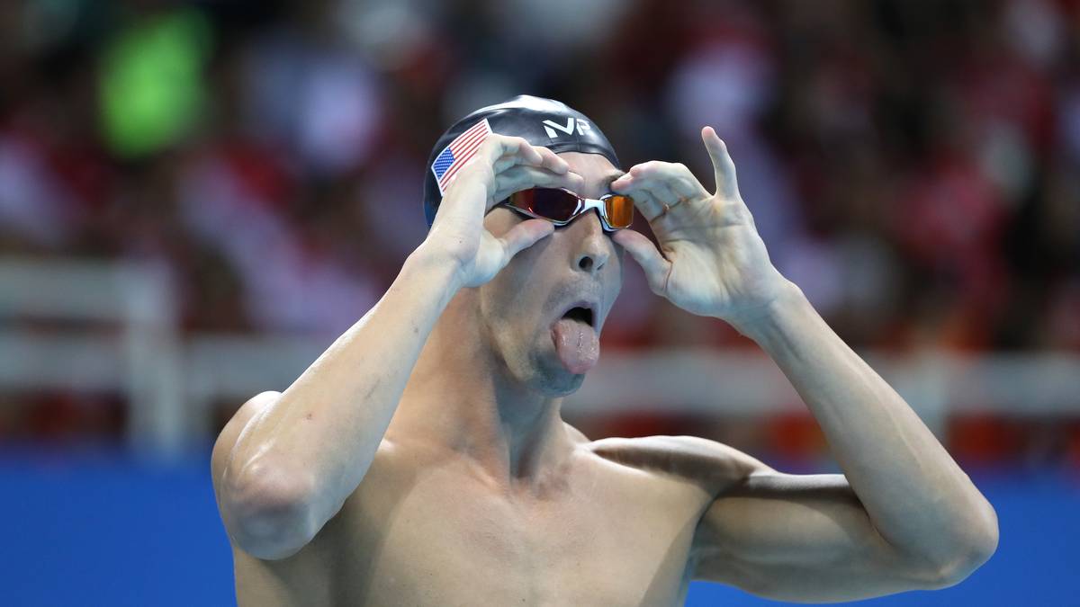 Ausdrucksstarke Mimik bei Michael Phelps vor seinem Sprung ins Becken