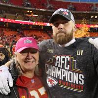 Die Kelce-Brüder schreiben im Super Bowl LVI NFL-Geschichte. Eine Online-Petition fordert nun noch eine besondere Ehre für ihre Mutter.