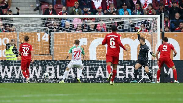 AUGSBURG, GERMANY - OCTOBER 19: Alfred Finnbogason of FC Augsburg scores his team's second goal during the Bundesliga match between FC Augsburg and FC Bayern Muenchen at WWK-Arena on October 19, 2019 in Augsburg, Germany. (Photo by Alexander Hassenstein/Bongarts/Getty Images)