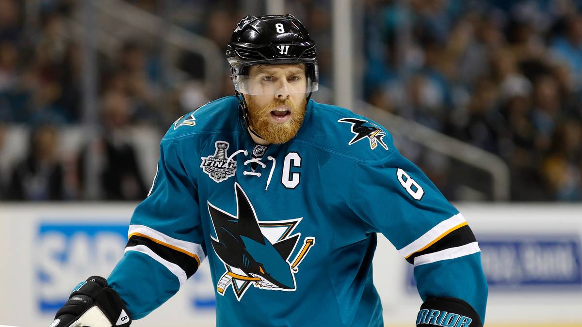 JOE PAVELSKI: Der Kapitän der US-Amerikaner führte seine San Jose Sharks in der vergangenen NHL-Spielzeit in das erste Stanley-Cup-Finale der Vereinsgeschichte. "Little Joe" ist ein echter Arbeiter, vor dem eigenen, wie auch vor dem gegnerischen Tor