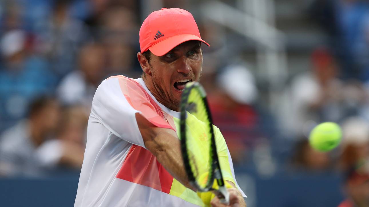 Zverev zieht ins Achtelfinale ein