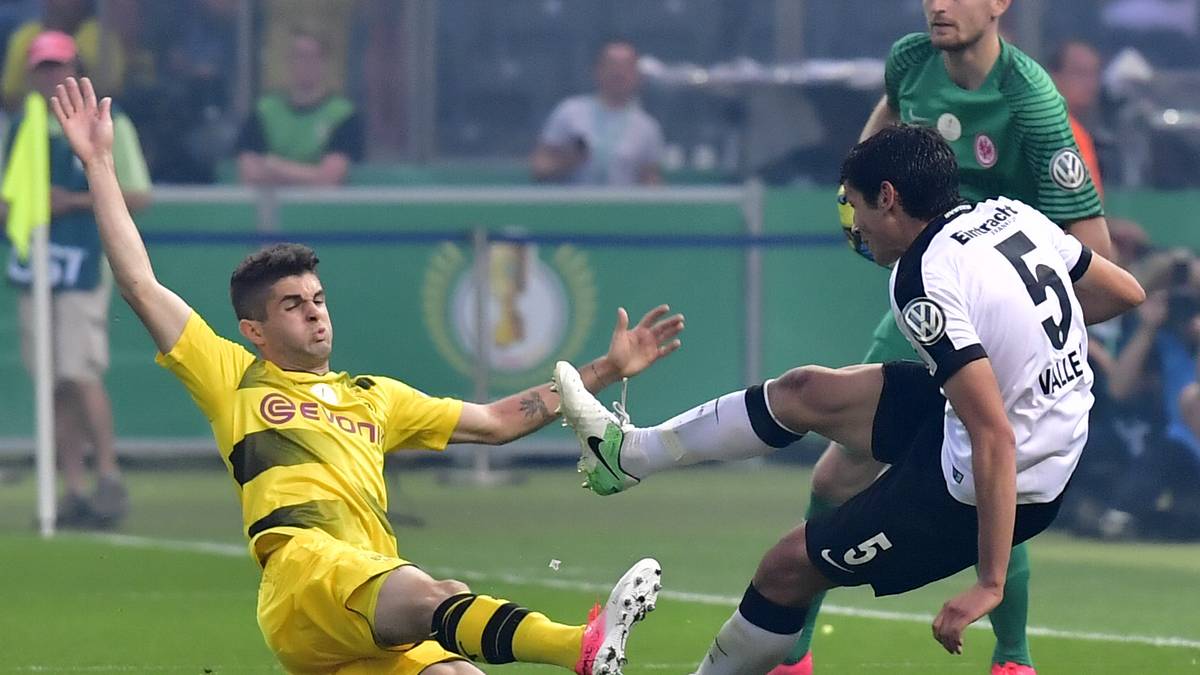 JESUS VALLEJO: Beim Gegentor von Dembele düpiert wie ein Schuljunge. Wenn Dembele ernst machte, auch danach mit Problemen. SPORT1-Note 4,5