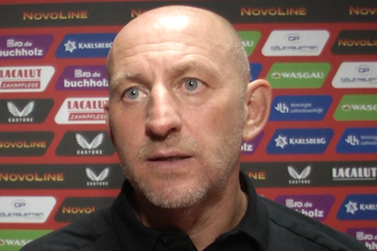 Torsten Lieberknecht fährt mit dem 1. FC Kaiserslautern den ersten Saisonsieg ein. Der FCK-Trainer spricht über die besondere Bedeutung des Dreiers - und reagiert auf Kritik von Schalkes Timo Becker.