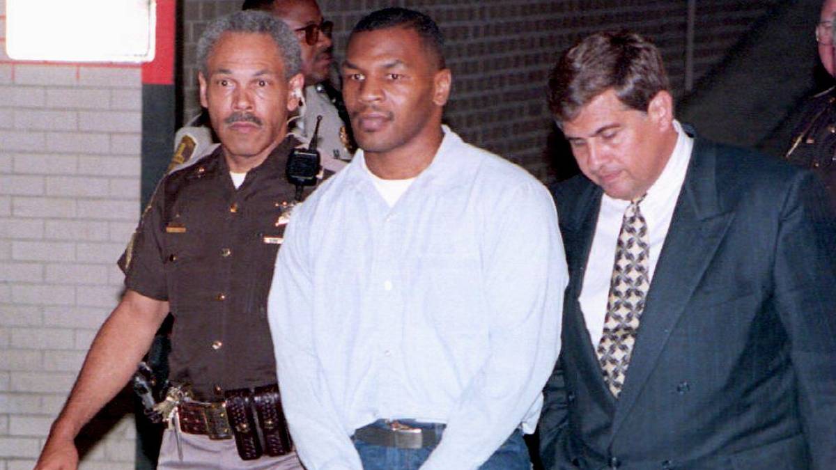 Doch es folgt der Tiefpunkt. Nachdem er den Kampf gegen Holyfield bereits zuvor wegen eines Rippenbruchs verschieben muss, kommt ihm 1992 ein Gerichtsverfahren in die Quere. Tyson wird in einem Indizien-Prozess der Vergewaltigung einer Kandidatin der Miss-Black-America-Wahl schuldig gesprochen und zu sechs Jahren Haft verurteilt