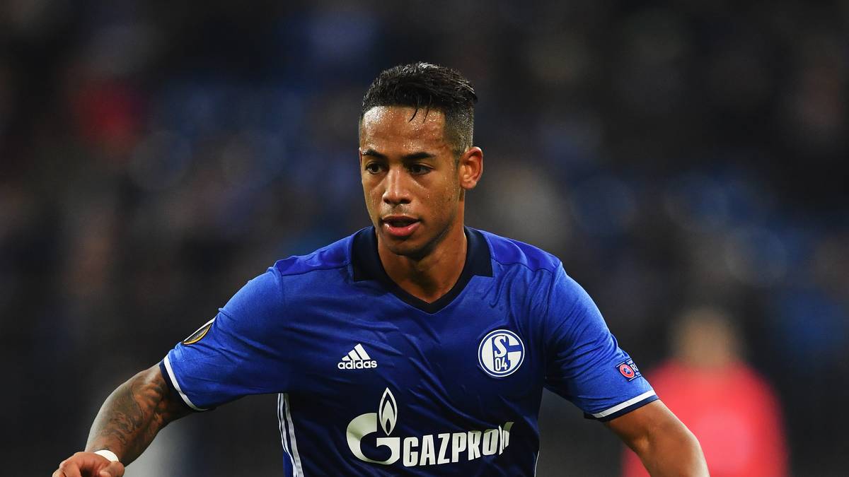 DENNIS AOGO (30 Jahre): In der vergangenen Saison kam Aogo beim FC Schalke 04 kaum zum Einsatz. Er bestritt gerade einmal 14 Spiele. Daher war die Trennung zum Saisonende keine große Überraschung