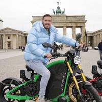 Darmstadt 98 will nach dem Aufstieg Duftmarken setzen. Manager Carsten Wehlmann blickt auf die kommende Saison, kontert den Vorwurf der Verzwergung und sagt, was er über einen möglichen Transfer von Max Kruse denkt.