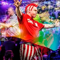 Wenn die Darts-Profis unter dem Jubel der Fans auf die Bühne steigen, lässt Partymusik die Arenen beben. SPORT1 zeigt die Hymnen der WM-Stars.