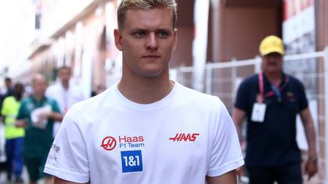 Mick Schumacher hat für den den nächsten heftigen Unfall in der Formel 1 gesorgt. Damit gerät der junge deutsche Fahrer immer mehr unter Druck.