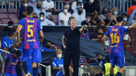 In der zweiten Halbzeit beim Debakel gegen die Bayern wechselte Barca-Coach Ronald Koeman drei Teenager ein. Eine Bankrotterklärung? Der Trainer erklärt seine Entscheidung anders.
