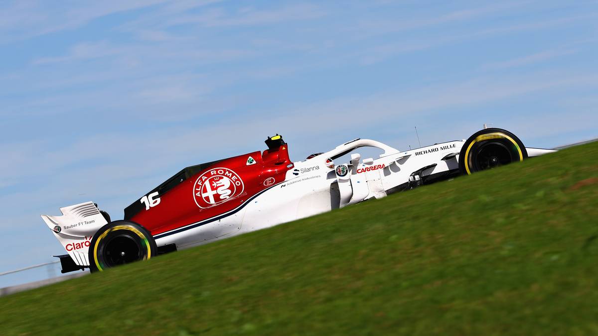PLATZ 9 - CHARLES LECLERC (Sauber): Das Talent des zukünftigen Ferrari-Piloten ist unbestritten - er lässt es immer wieder aufblitzen, gerade im Qualifying. Im Team-Duell gegen Marcus Ericsson liegt er knapp vorne, ab und an leistet er sich aber noch Patzer. Die sind aber seiner Unerfahrenheit geschuldet