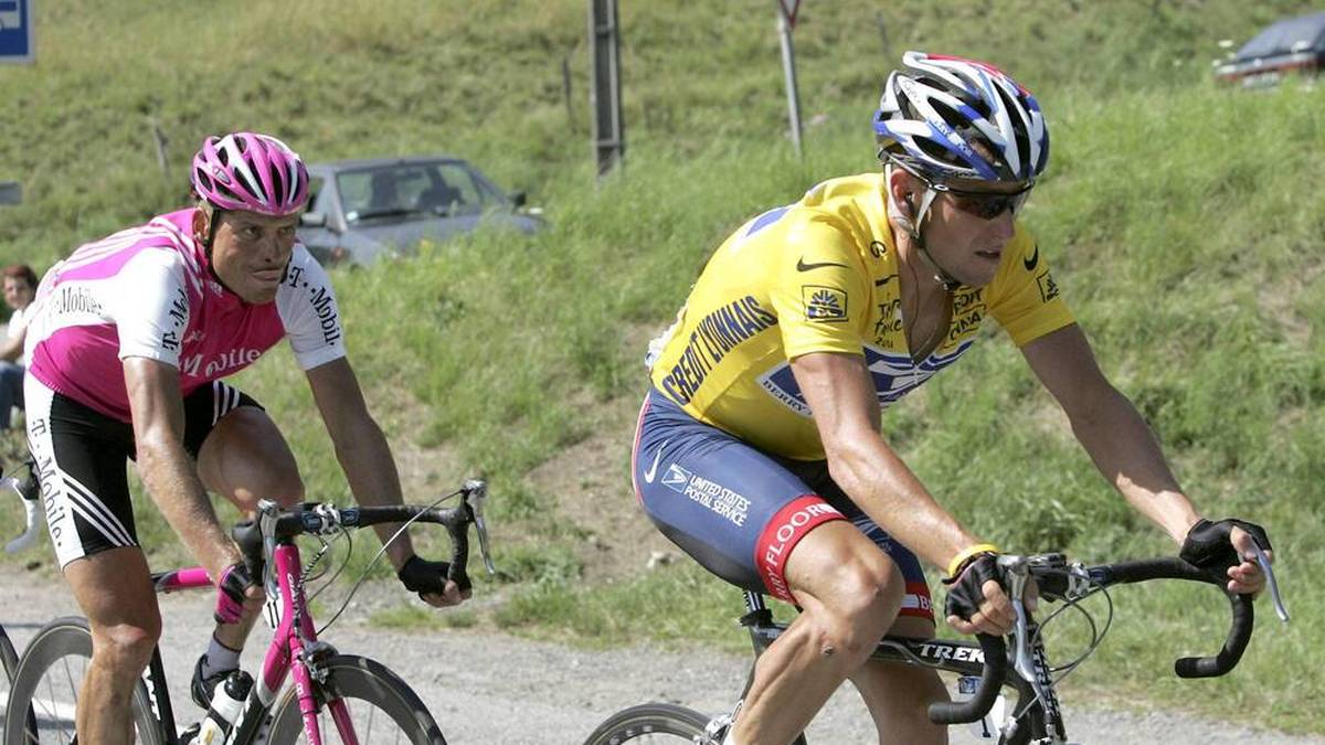 Lance Armstrong (r.) und Jan Ullrich (l.) wurden von Rivalen zu Freunden