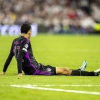 Jamal Musiala ist nach der Champions-League-Pleite gegen Real Madrid gleich doppelt frustriert. Besonders sein Knie bereitet dem Nationalspieler große Sorgen. 