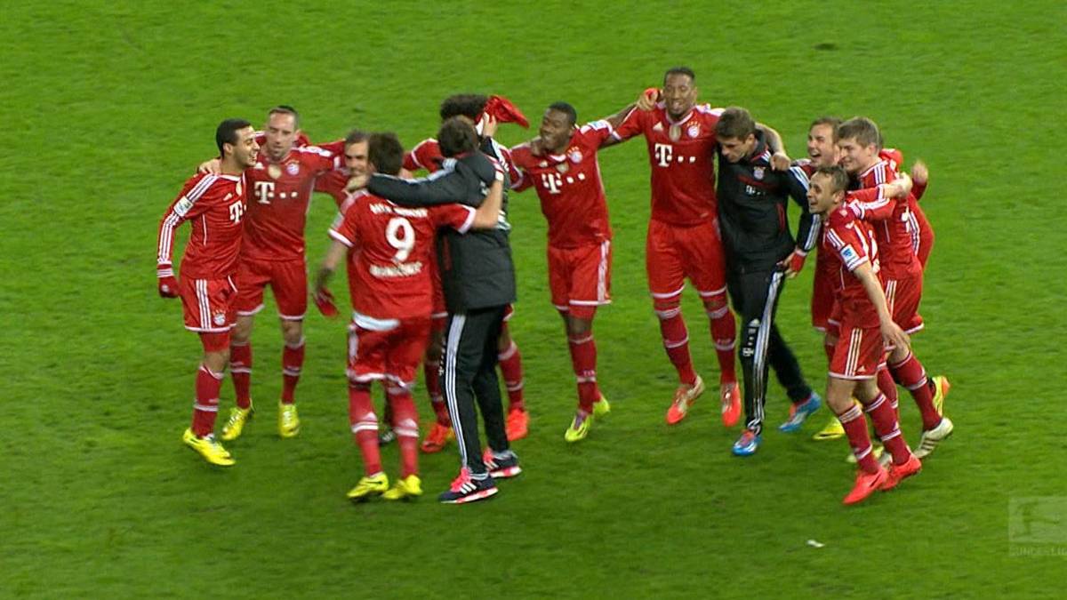 Nur 27 Spieltage benötigte der FC Bayern München, um in der Saison 2013/14 den Meistertitel perfekt zu machen. In Berlin siegte der Rekordmeister an einem Dienstagabend mit 3:1.