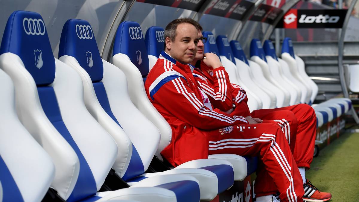 Auf der Ersatzbank des FC Bayern sucht man Hans-Wilhelm Müller-Wohlfahrt vergebens. Der Teamarzt der Münchner hatte am Donnerstag seinen Rücktritt erklärt