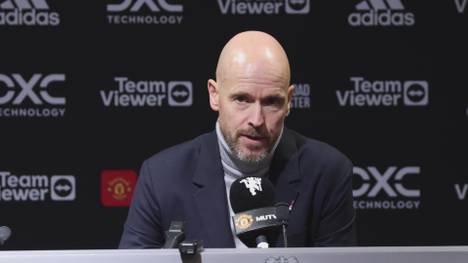 Erik ten Hag hat endgültig mit dem Thema Cristiano Ronaldo abgeschlossen. Fragen zu dem Superstar wehrt er zunächst gekonnt ab und beendet anschließend das Thema endgültig.
