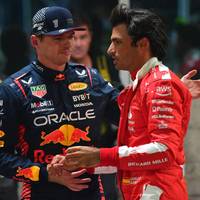 Tag zwei der Formel-1-Testfahrten in Bahrain: Ferrari macht den Fans Hoffnung, doch ein Ex-Weltmeister glaubt an eine noch größere Dominanz von Red Bull und Max Verstappen.