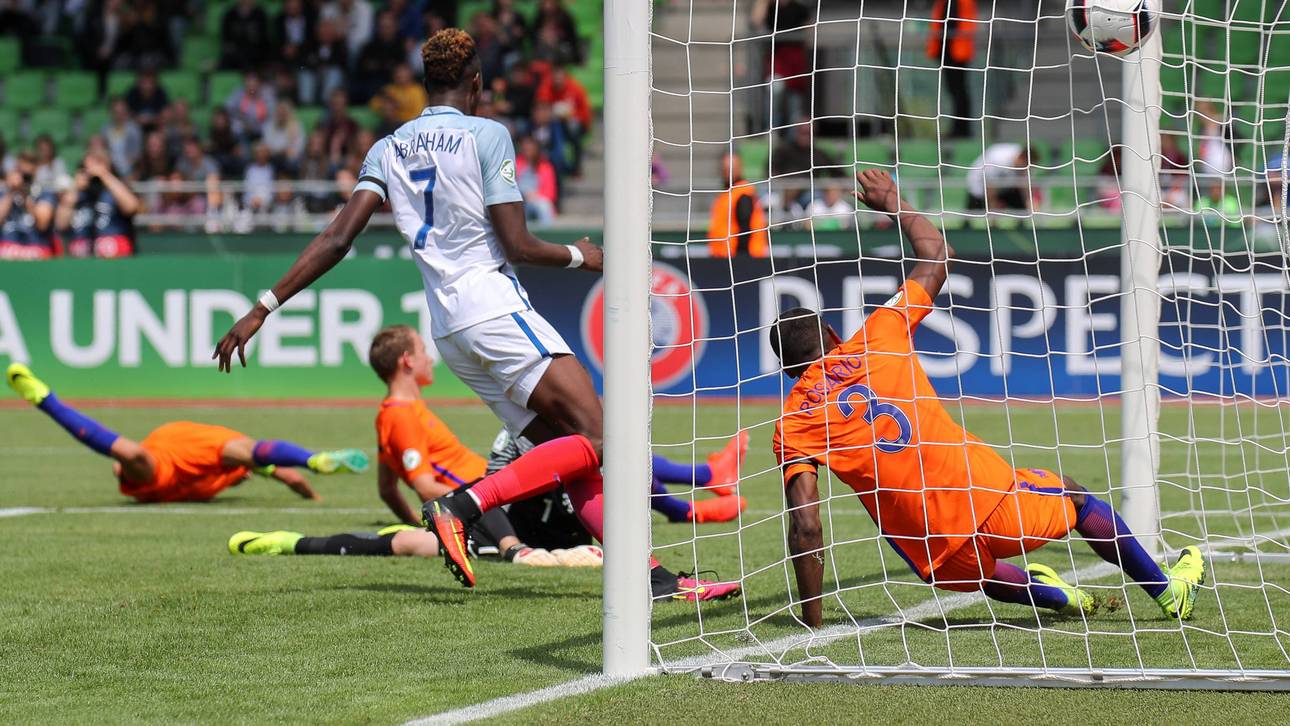 England mit einem Bein im Halbfinale