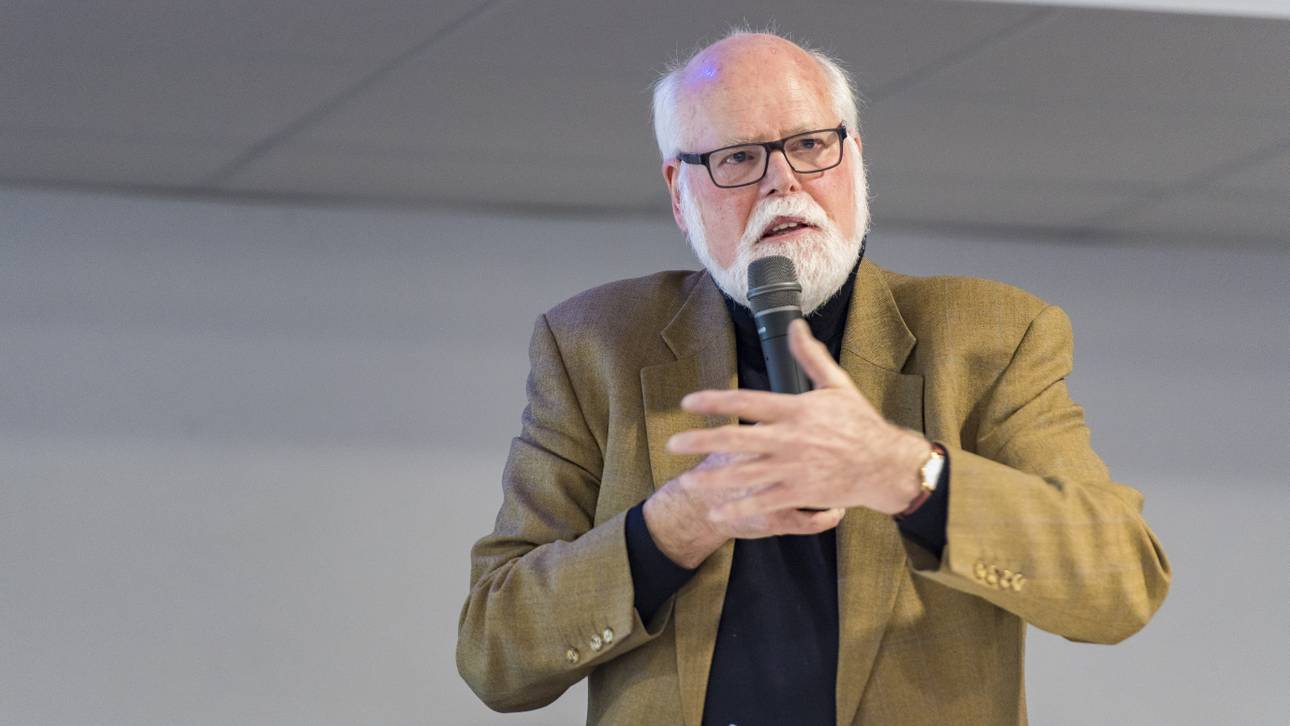 Gunter A. Pilz ist Soziologe mit Schwerpunkt Sportsoziologie