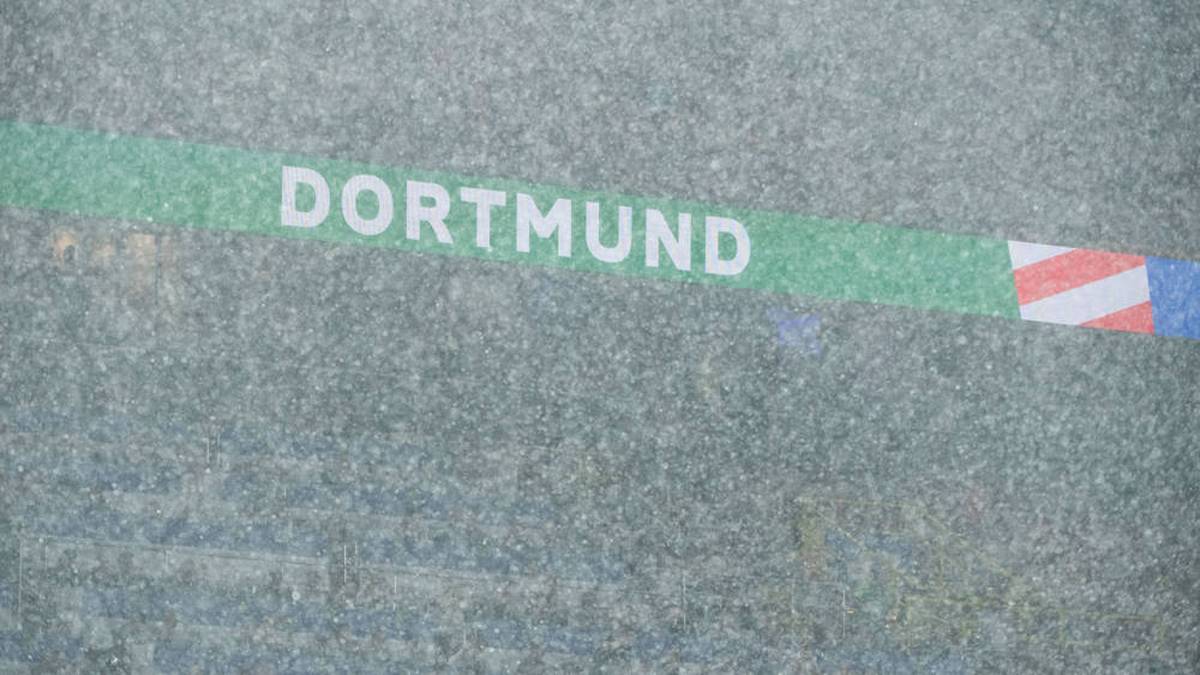 Starkregen und Dicke Hagelkörner in Dortmund. 