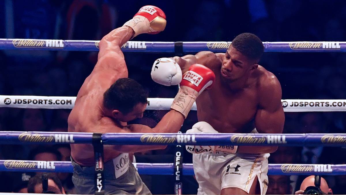 In der elften Runde setzt Joshua schließlich alles auf eine Karte und dreht erneut richtig auf