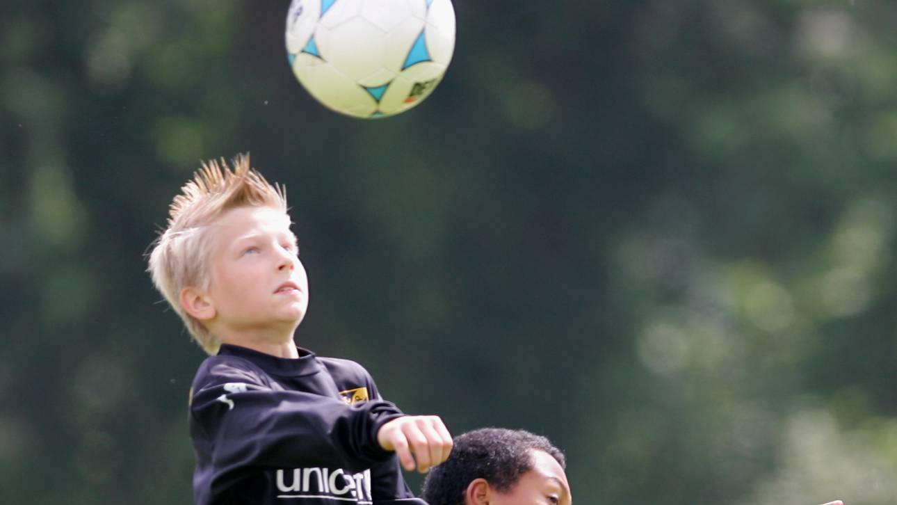 US-Verband verbietet Kindern Kopfbälle