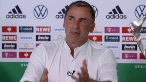 Stefan Kuntz gewinnt mit seiner U21 den zweiten Titel als Trainer. Auf der Pressekonferenz spricht der Titel-Trainer über seine Zukunft, will sich da aber noch nicht festlegen.