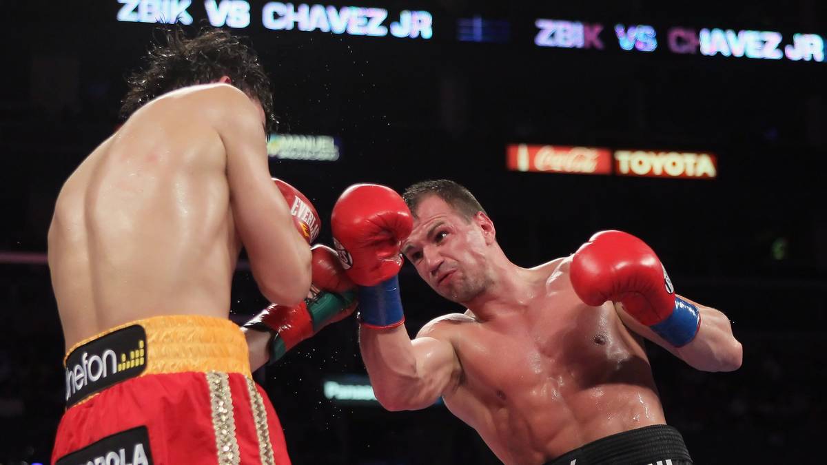 Zbik muss den Gürtel jedoch sofort bei seiner ersten Titelverteidigung gegen Julio Cesar Chavez jr. wieder hergeben