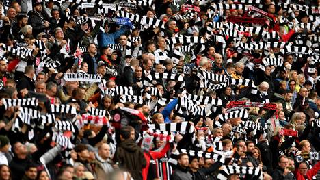 Bittere Nachrichten für Eintracht Frankfurt! Denn die Hessen müssen beim Achtelfinal-Rückspiel in Neapel auf ihre Fans verzichten.