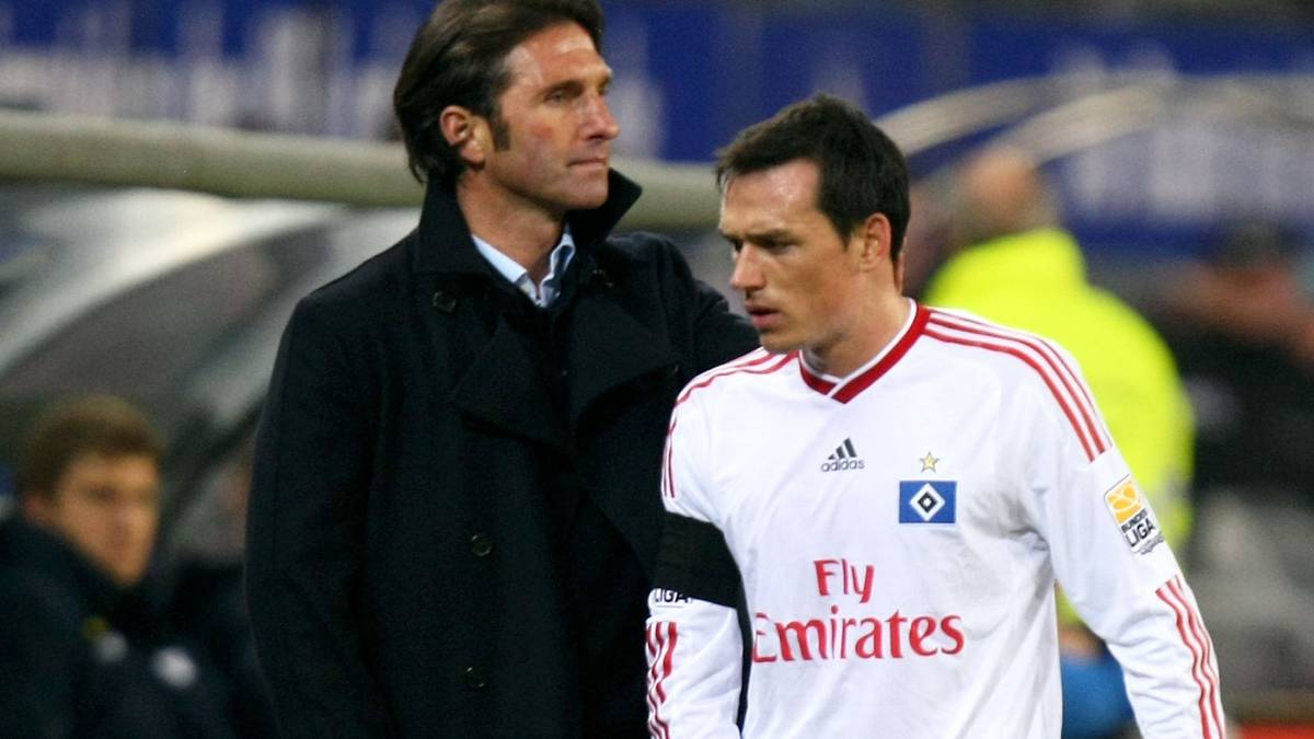 Auch zwischen Labbadia und einzelnen Spielern kommt es zu Konflikten. Das Team baut in der Rückrunde kontinuierlich ab. Nach einem 1:5 in Hoffenheim muss Labbadia gehen. "Mit dem HSV habe ich noch nicht abgeschlossen", sagt sich Labbadia danach aber immer wieder