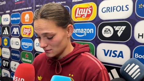 Deutschland und Spanien liefern sich bei der Frauen-EM ein dramatisches Halbfinale. Das bessere Ende haben die Weltmeisterinnen. Dementsprechend tief sitzt der Frust bei den DFB-Frauen.