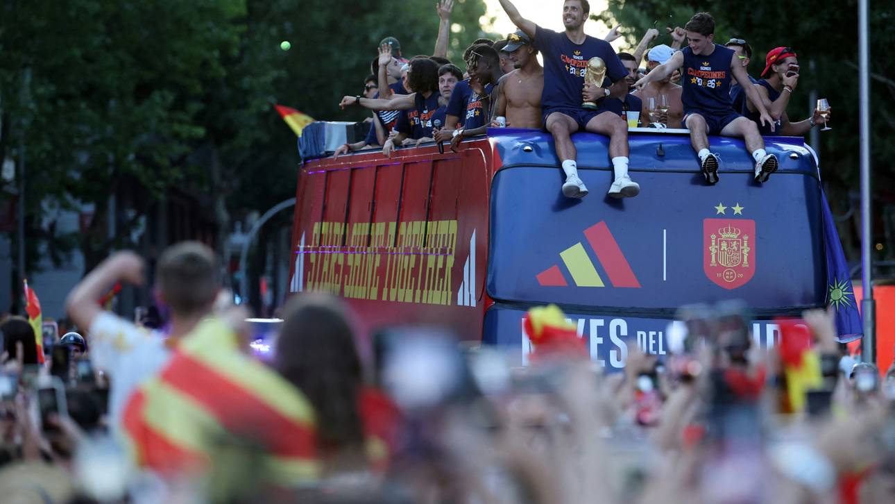 Spanier feiern riesige WM-Party