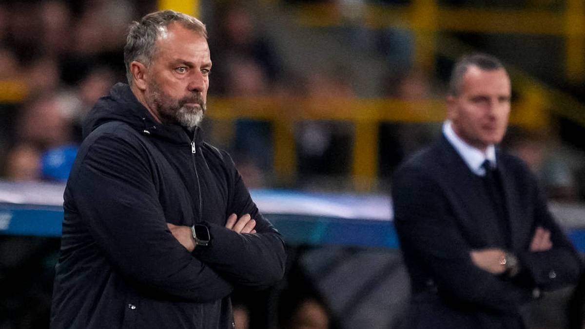 Verteidigung aus Papier" - Presse kritisiert Barca und Flick