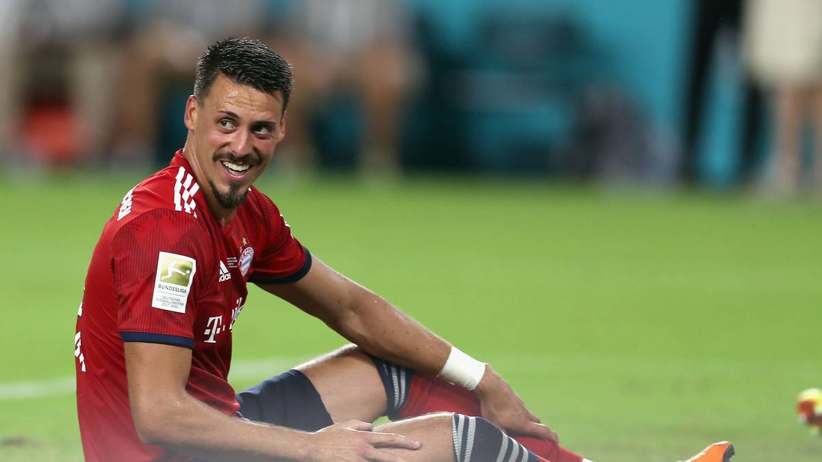 SANDRO WAGNER: Vertrat Lewandowski bis zum Trainingslager am Tegernsee als Mittelstürmer. Erzielte bis dato kein Tor in den Tests, traf dafür drei Mal gegen Rottach-Egern. An seiner Rolle als Backup wird sich vorerst nichts ändern. Kann von der Bank aber zu einem wichtigen Joker werden. Supercup-Form: 85 Prozent