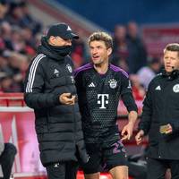 Der FC Bayern trifft im Halbfinale der Champions League auf Real Madrid. Trainer Thomas Tuchel muss auf einen wichtigen Leistungsträger verzichten. Wie schlägt sich der deutsche Rekordmeister im Hinspiel?