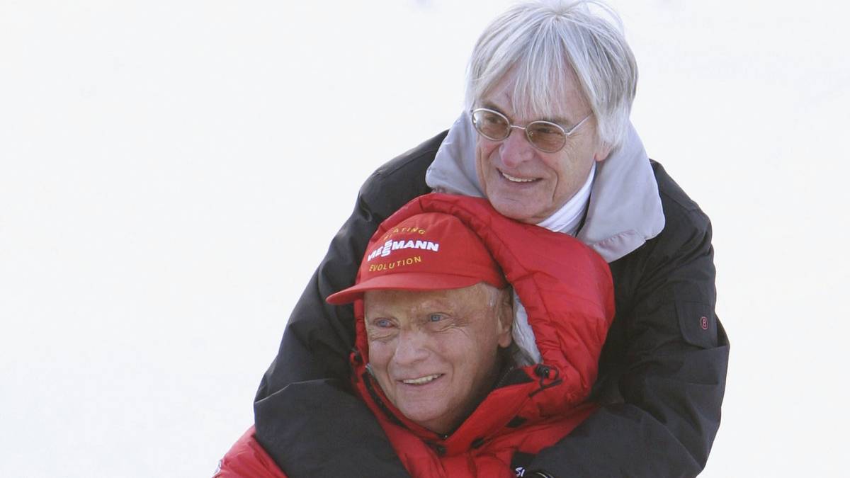 Ecclestone lockt unter anderem den damaligen Topfahrer Niki Lauda zu Brabham. Auch nach dessen Zeit als Fahrer verstehen sich beide offenbar gut