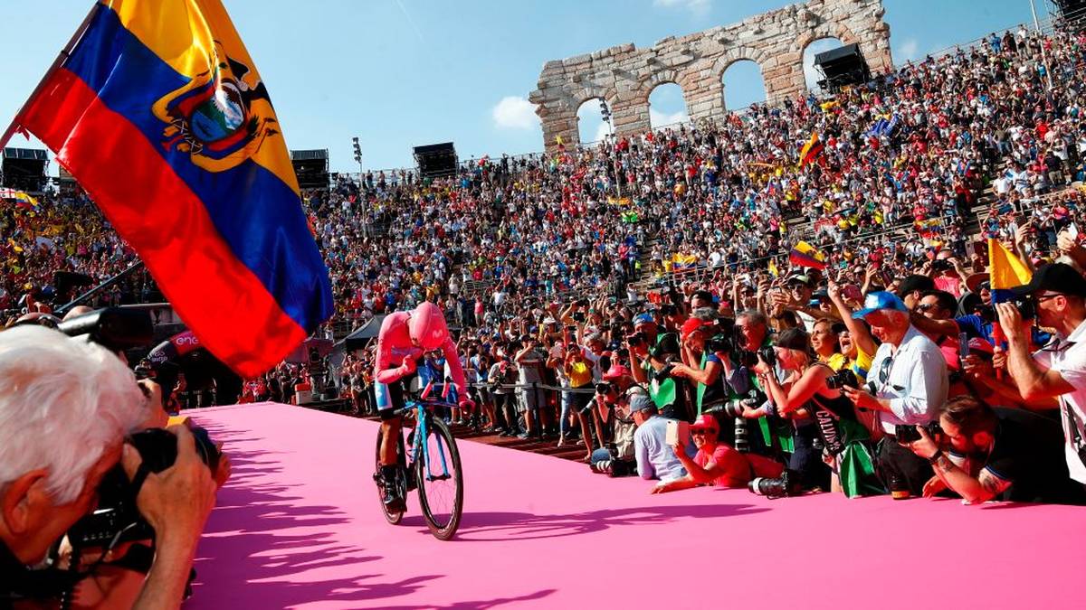 09.05.2020 - 31.05.2020, GIRO D'ITALIA: Nach der Tour de France ist der Giro d'Italia das zweitwichtigste Etappenrennen des Radsport-Jahres. Drei Wochen lang sind dann alle Augen auf Italien gerichtet. Rund 3580 Kilometer müssen die Sportler mit dem Rad zurücklegen. Das 103. Rennen um das rosa Trikot endet wieder auf dem Domplatz in Mailand