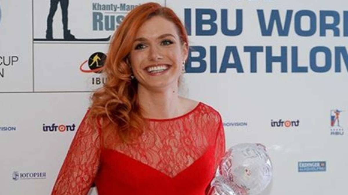 Dieses charmante Lächeln gehört Gabriela Soukalova, die in dieser Saison den Gesamtweltcup gewinnt