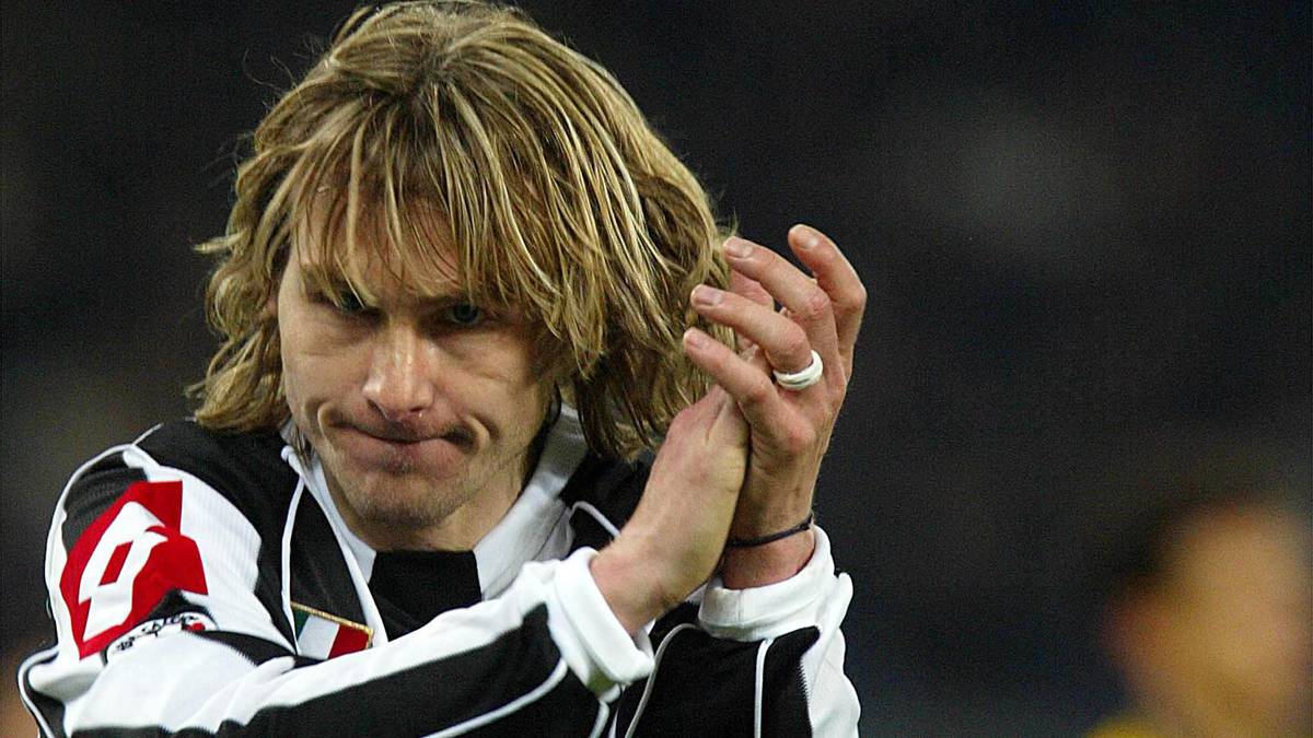 2003: PAVEL NEDVED (Tschechien/Juventus Turin): In einem Zwischenjahr ohne große Höhepunkte gewinnt der feine Techniker vom italienischen Meister. Das Champions-League-Finale verliert Juve im Elfmeterschießen gegen Milan