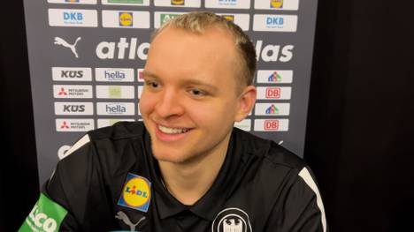 Nach dem Sieg über Norwegen in der Hauptrunde der Handball-EM erklärte Torhüter Andreas Wolff seine starke Leistung mit einem neuen individuellen Rekord im Bankdrücken. Nun stellt Kreisläufer Justus Fischer sein persönliches Bankdrück-Ranking vor.