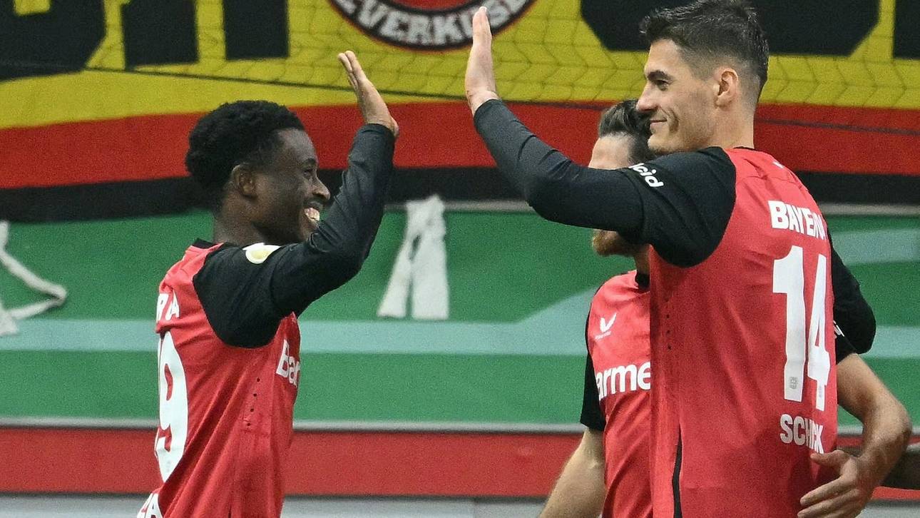 Doppelpack und Traumtor! Bayer weiter