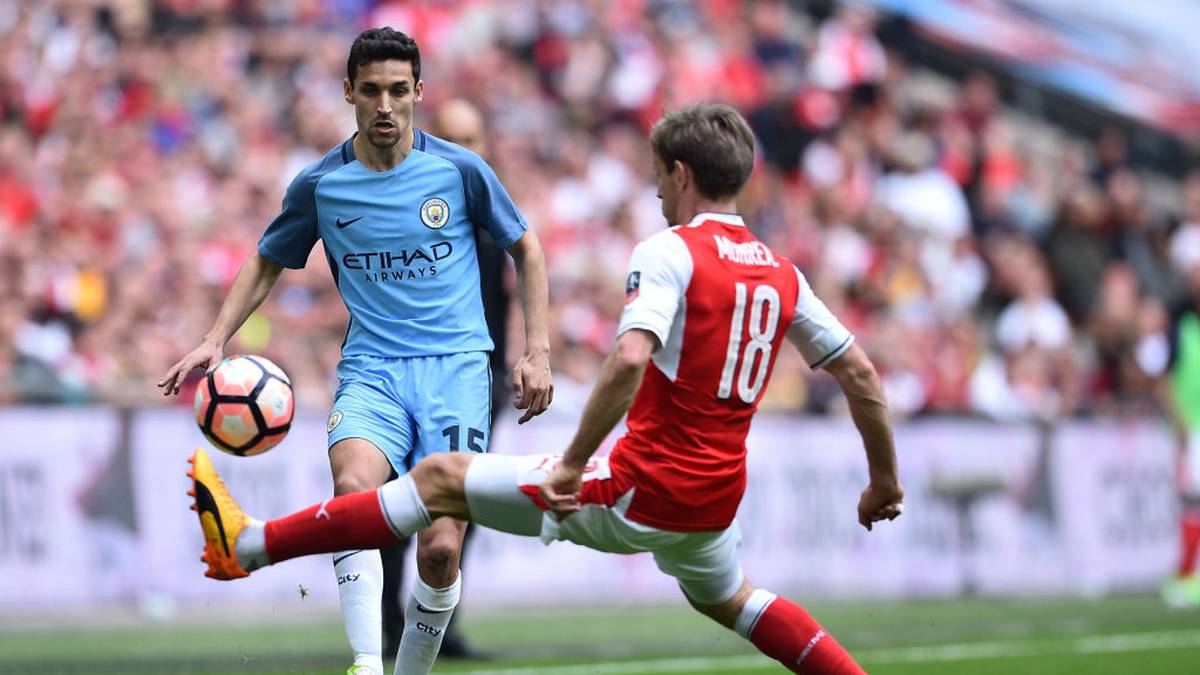 JESUS NAVAS: 2013/14 für 20 Millionen Euro vom FC Sevilla. Acht Tore und satte 39 Vorlageben lieferte der spanische Welt- und Europameister in 183 Partien für City. 2017 durfte er ablösefrei in die Heimat Sevilla zurück