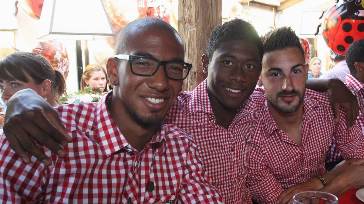 Mit Jerome Boateng (l.) findet ein weiterer späterer Weltmeister 2011 den Weg an die Isar. Mit David Alaba und Diego Contento hat der heutige Abwehrchef gleich beste Gesellschaft