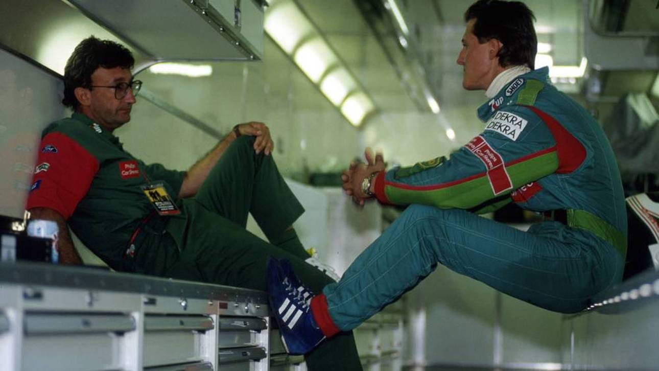 Eddie Jordan (l.) und Michael Schumacher 1991 beim Grand Prix von Belgien