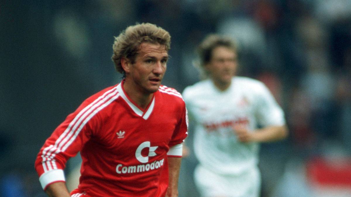 WOLFGANG DREMMLER (83/84 - 84/85): Spielt in seiner Bundesligakarriere nur für zwei Vereine: Eintracht Braunschweig und Bayern München. In sieben Jahren an der Isar gewinnt der Mittelfeld- und Abwehrspieler vier Meisterschaften und dreimal den DFB-Pokal