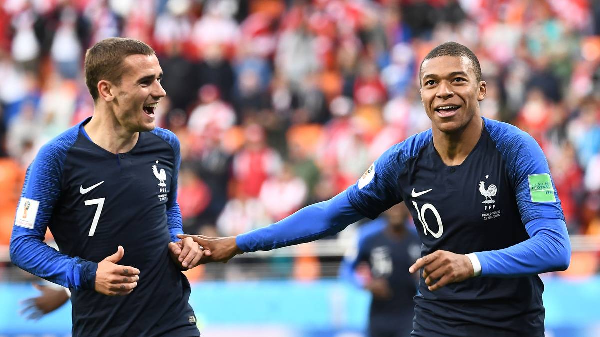 PLATZ 11 - KYLIAN MBAPPE (Frankreich/WM 2018): 19 Jahre und 183 Tage war Supertalent Mbappe bei seinem Treffer gegen Peru alt - Frankreich steht dadurch vorzeitig im Achtelfinale