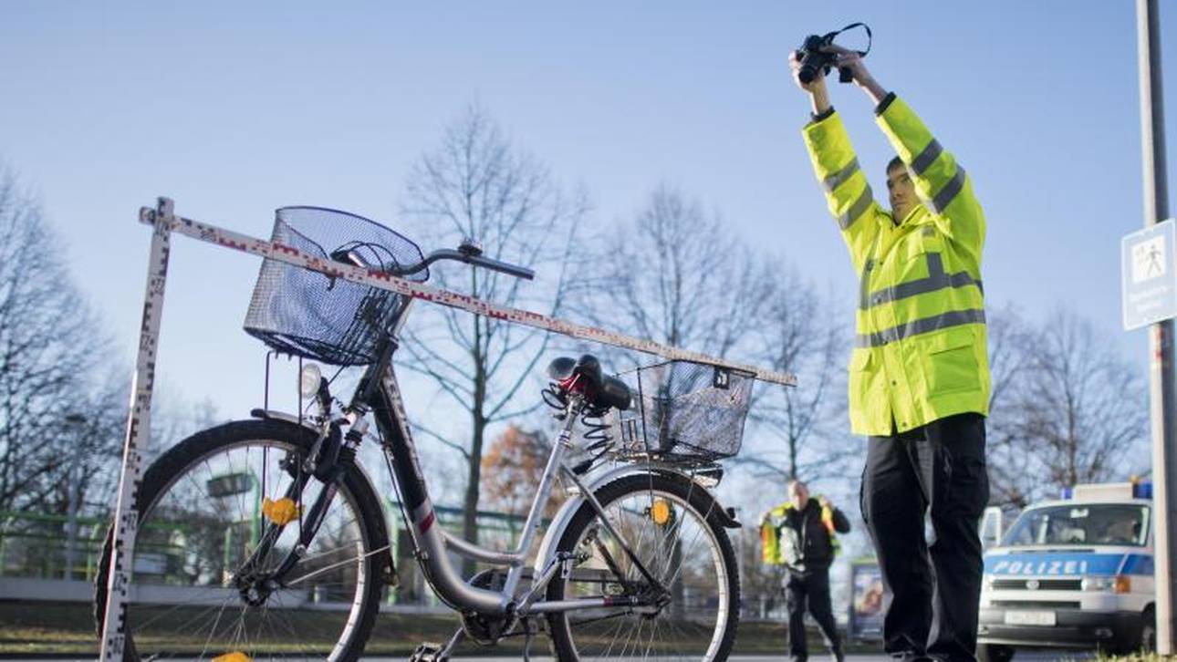 Autofahrer haftet bei Radlersturz mit