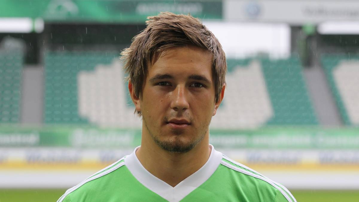 Dort schaffte er allerdings nicht den Durchbruch und verließ die Wölfe nach nur einem Jahr wieder. Es folgten Stationen beim Goslarer SC, Altglienicke und Oranienburg. Begleitet wurde seine Karriere von Alkoholeskapaden und stetigen Gewichtsproblemen. Im August 2018 heuerte er beim FC Carl Zeiss Jena an