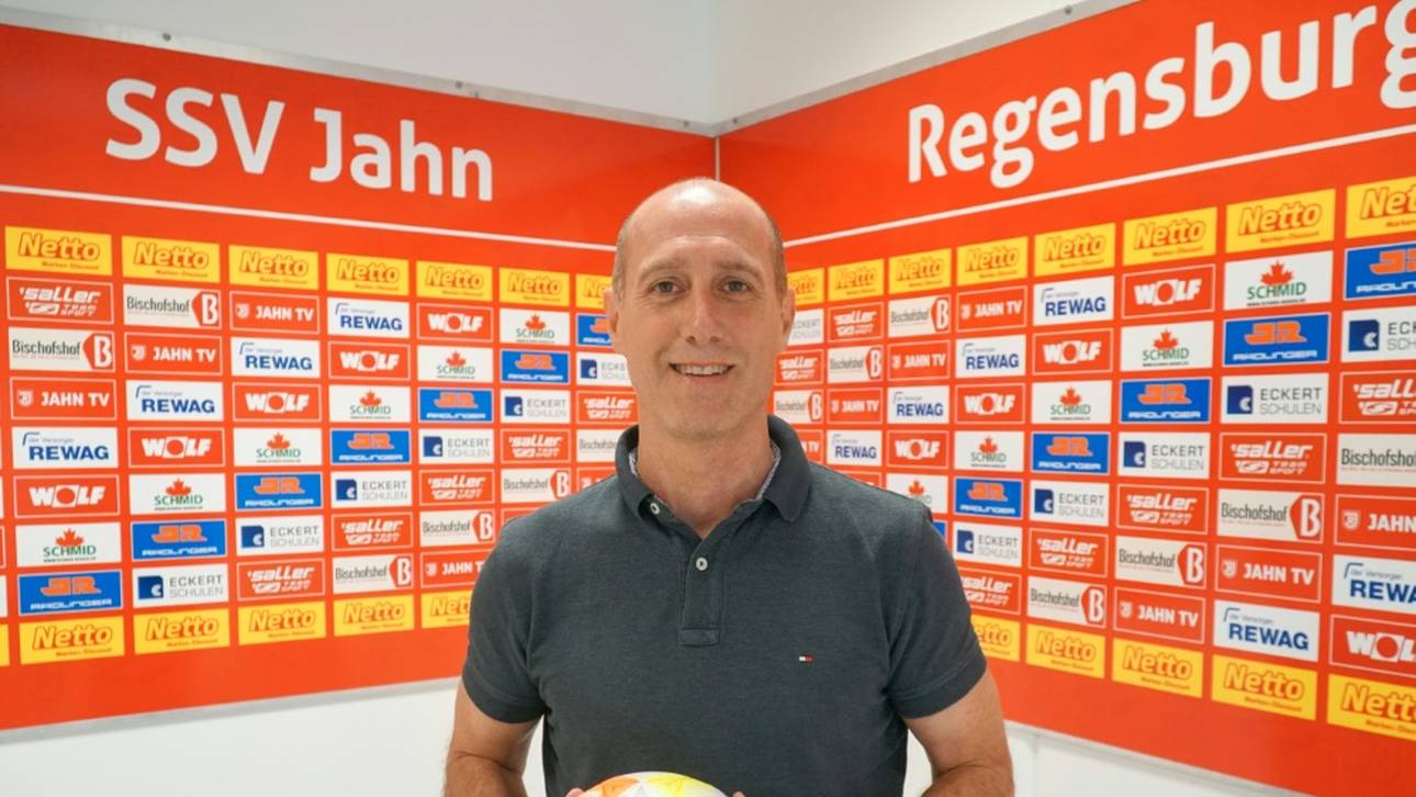 Regensburg präsentiert neuen Trainer