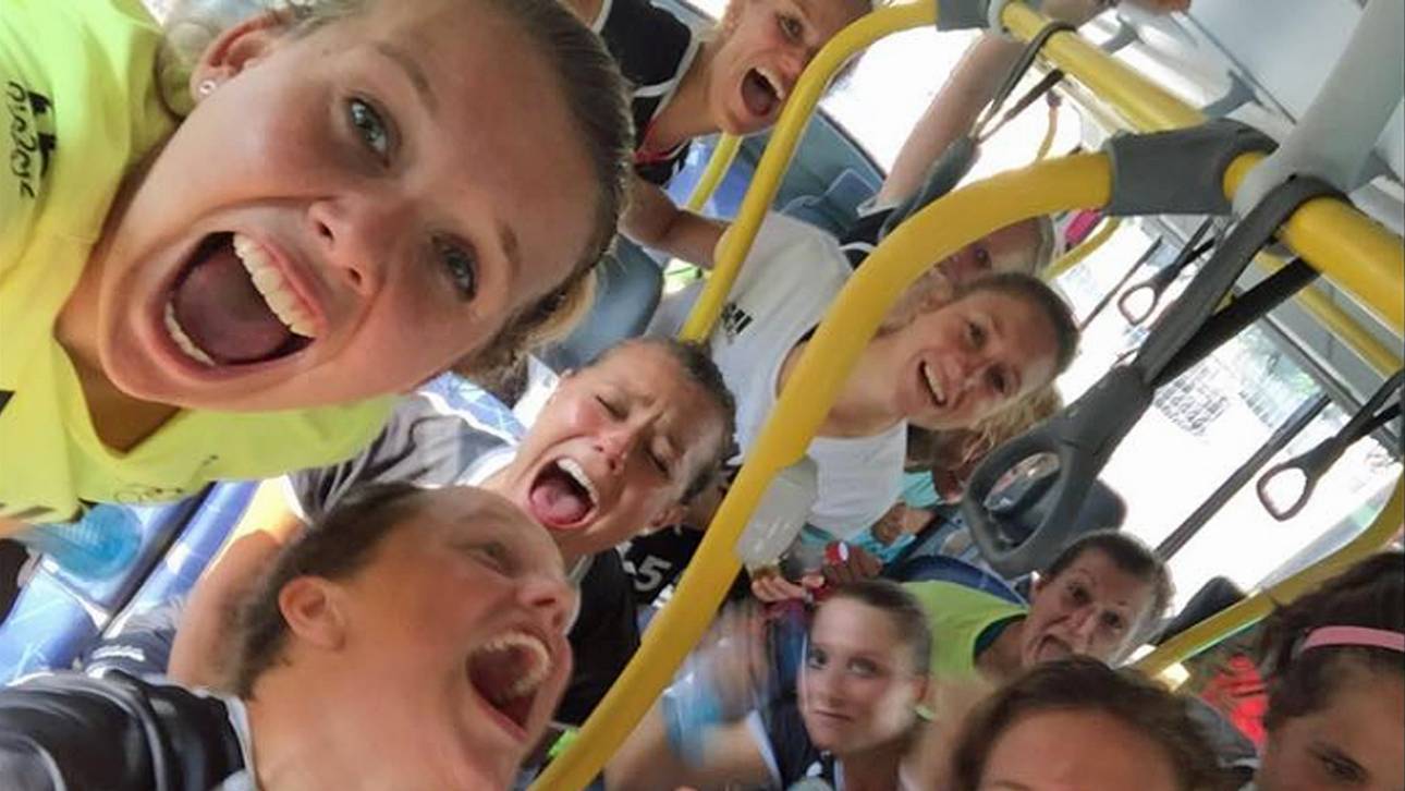 "Was für ein Team. Was für ein Wille. Was für ein Turnier. Rio-Danke für alles.  Bronze ist das neue Gold! Wir sind unfassbar stolz! Noch nicht zu glauben", posten die Danas bei Facebook
