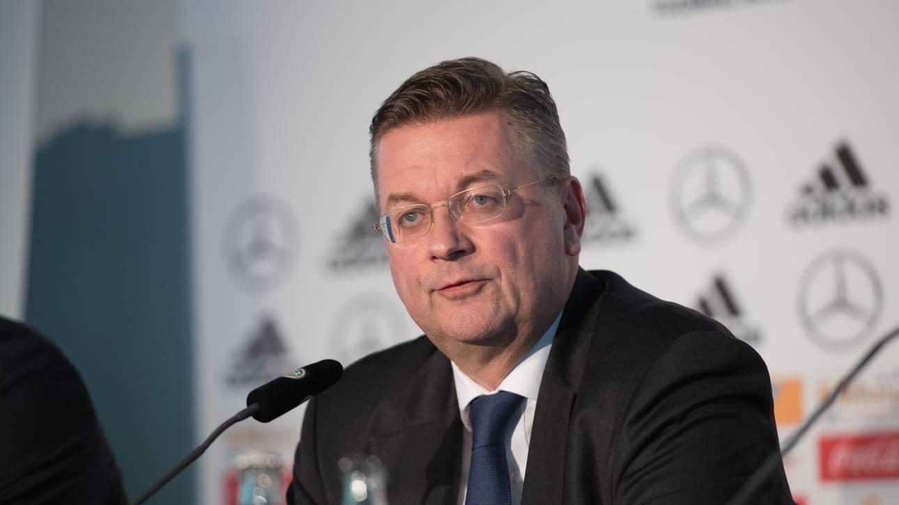 Grindel sagt ja zu Stehplätzen